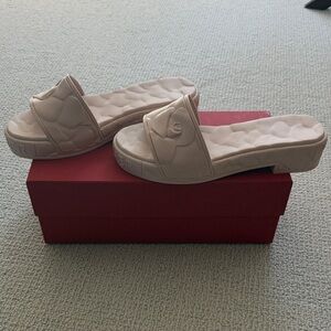 VALENTINO never worn rose/blush slides